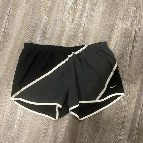 Women’s Nike Shorts - Picture 2 of 5